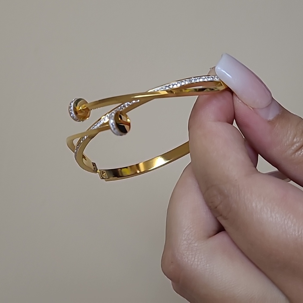 Gold Rhinestone Bracelet - Picture 7 of 8